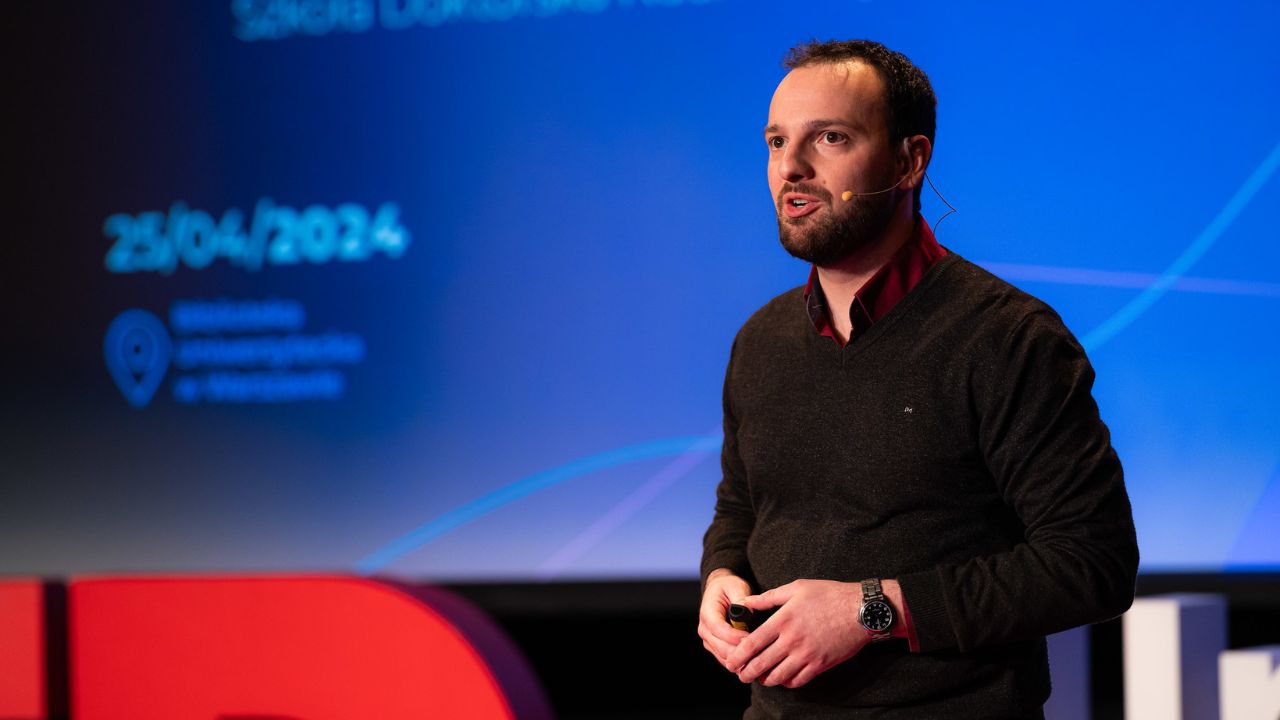 Advances in microbial screening | Luca Potenza | TEDx University of Warsaw